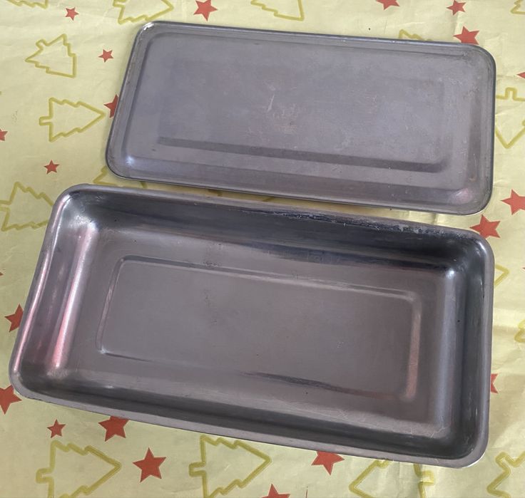 Лоток нержавейка, черпак алюминиевый.