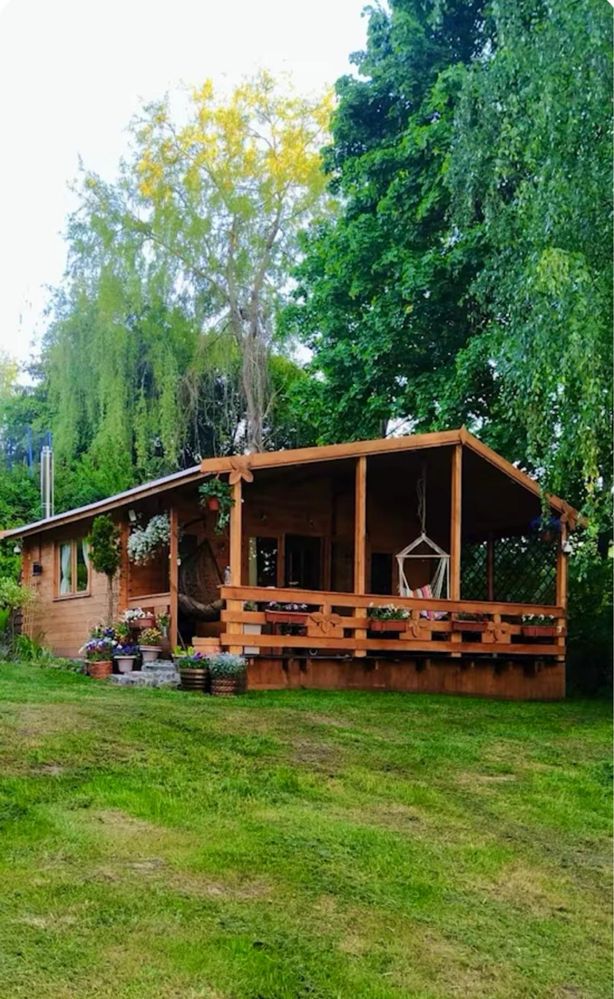 Domek letniskowy nad jeziorem do wynajęcia.