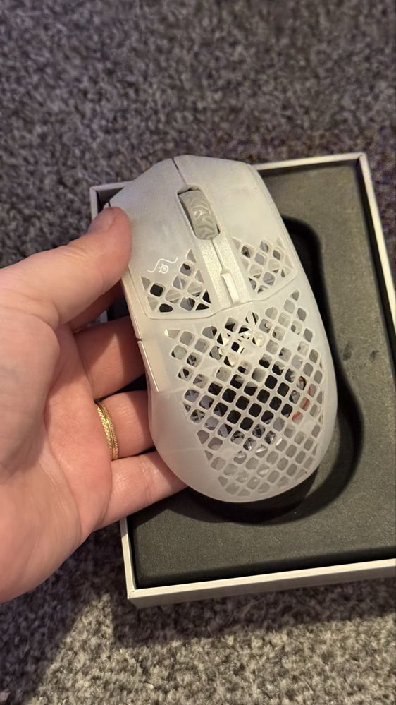 Mysz gamingowa SteelSeries Aerox 3 Wireless Ghost limitowana wersja