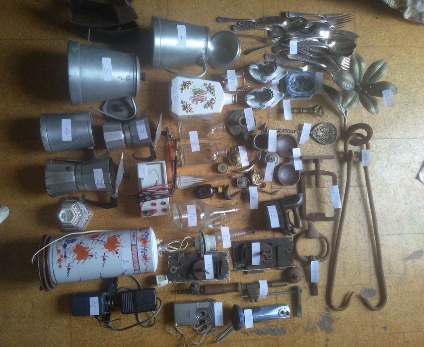 Peças antigas de épocas diferentes