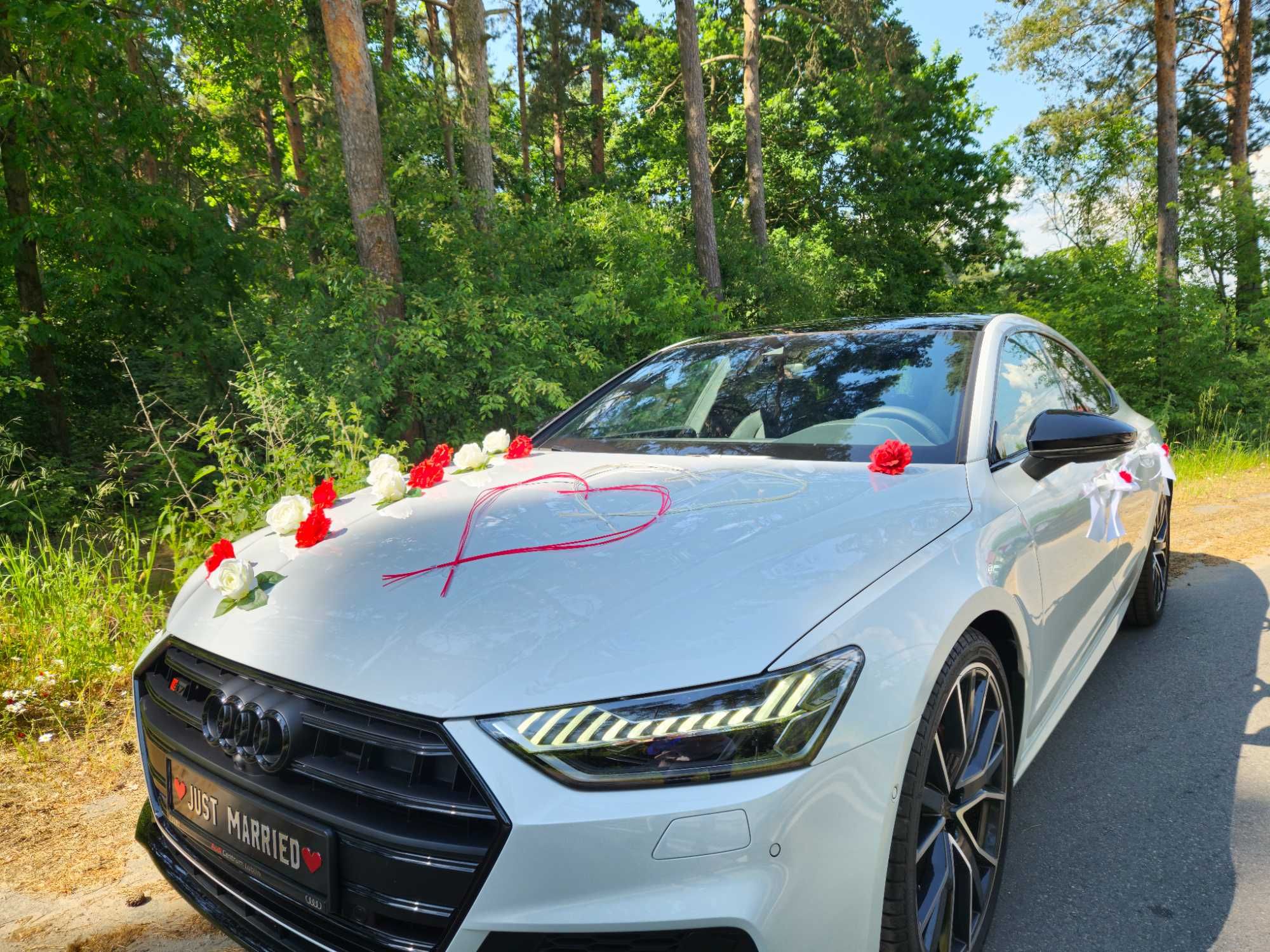 Auto Samochód do ślubu na wesele Audi S7 białe - LOVE MR&MRS DRINK BAR