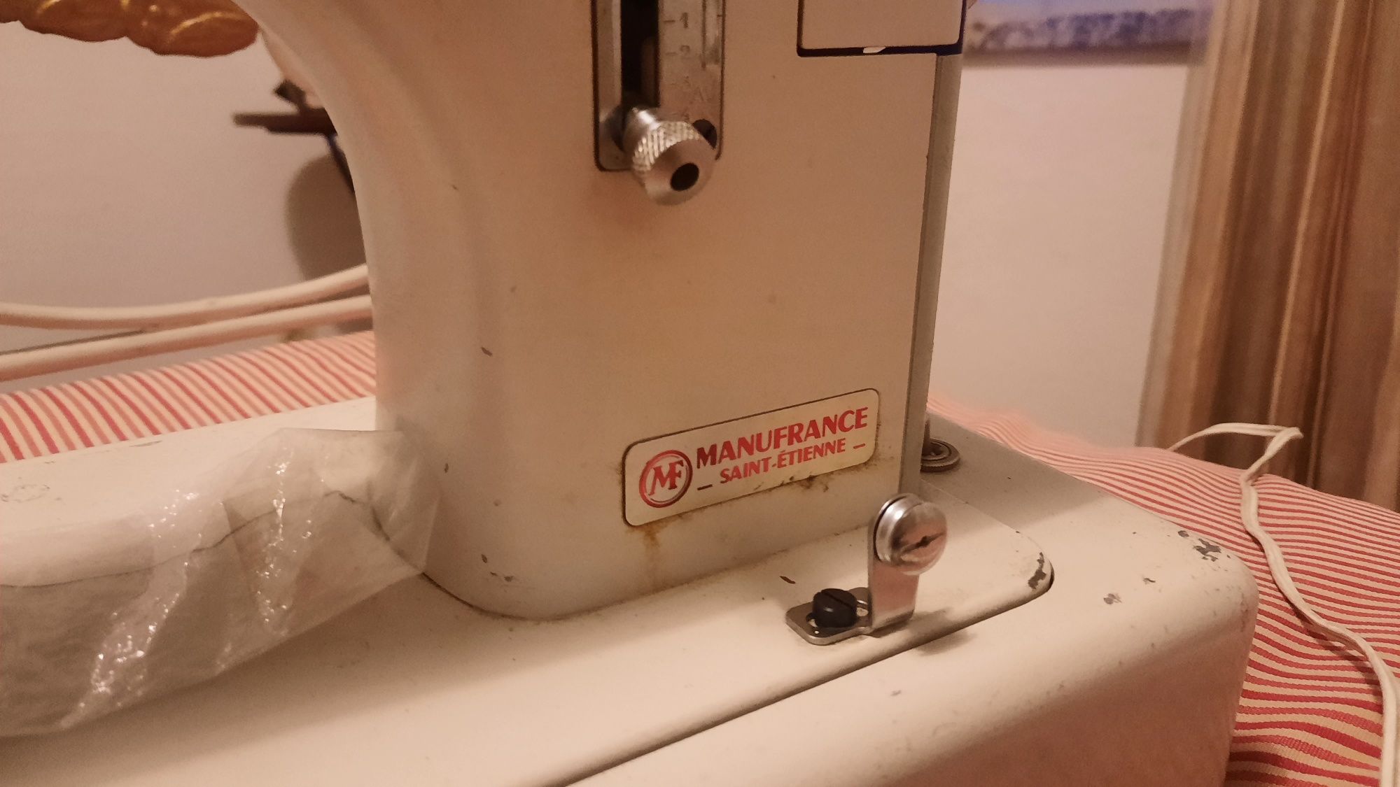 Maquina costura Omnia (vintage)