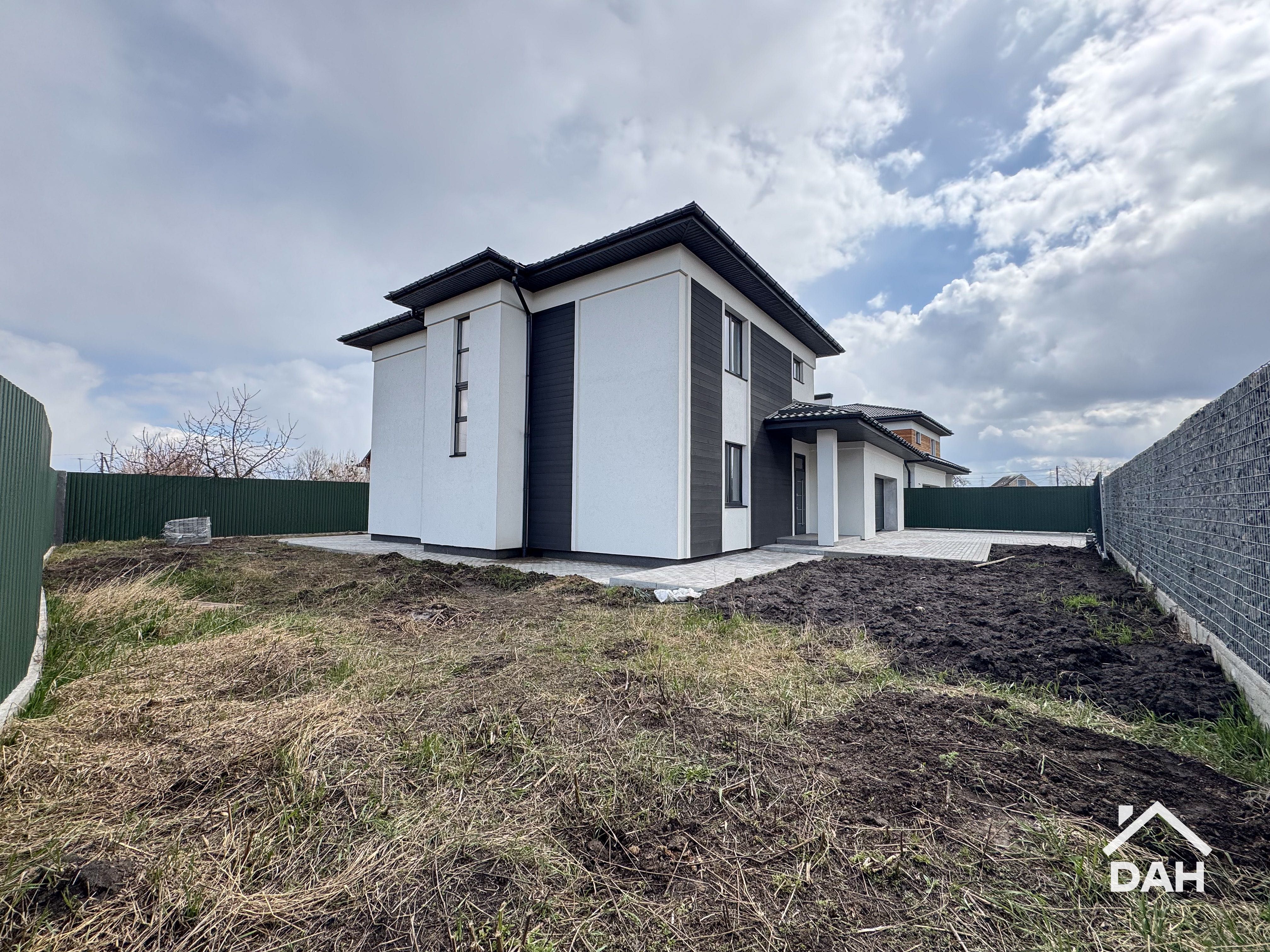 Будинок 216 м² з гаражем, 6 соток, під чистове є газ с. Крюківщина