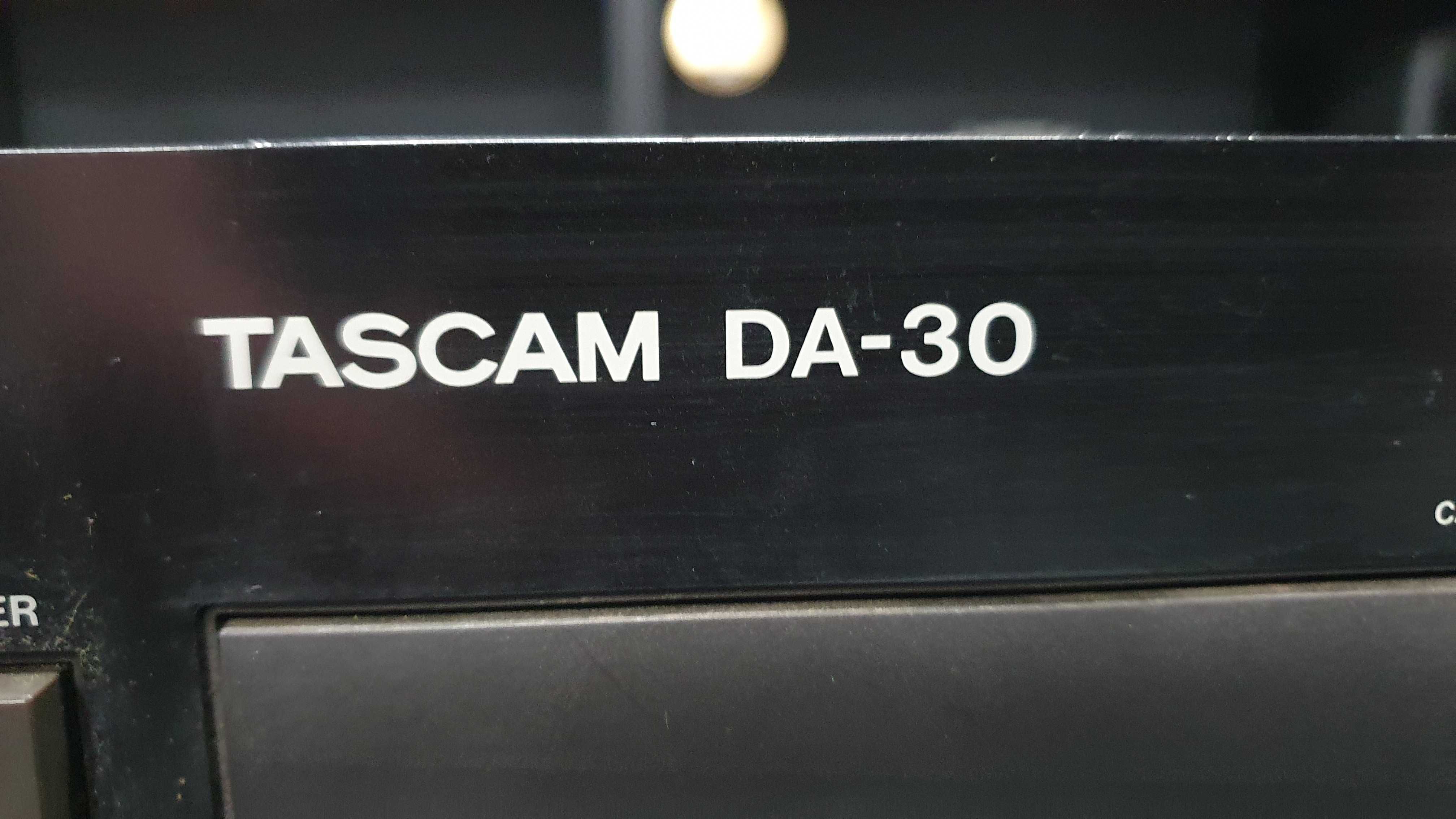 Tascam DA30 DAT Recorder + Remote