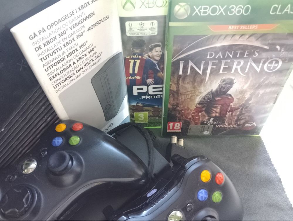 Xbox 360 два безпровідні джойстики