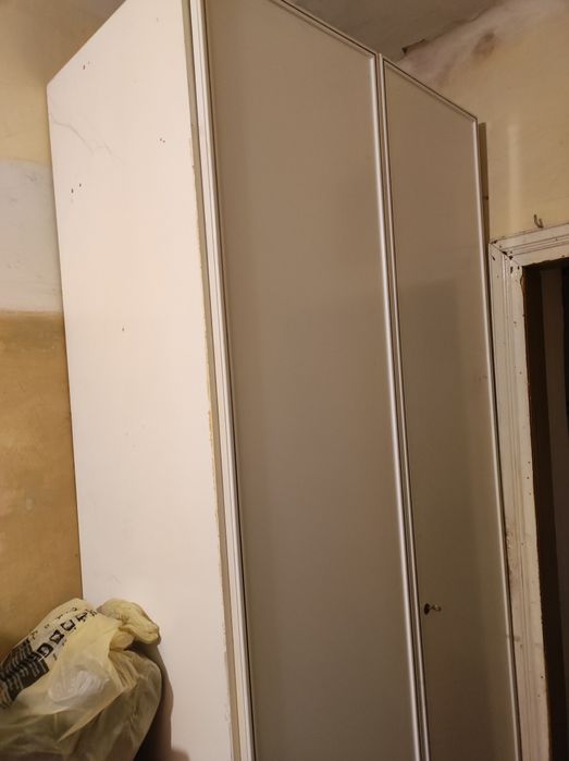 Wysoka, solidna szafa na narzędzia i różne szpargały