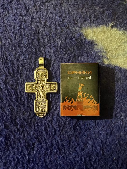 Продам срібний хрестик