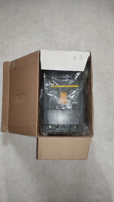 Автоматичний вимикач ВА 88 -37, 250А. Автоматический выключатель ВА 88