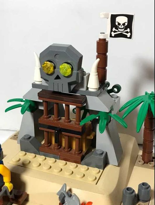Lego Pirates 6241 Loot Island