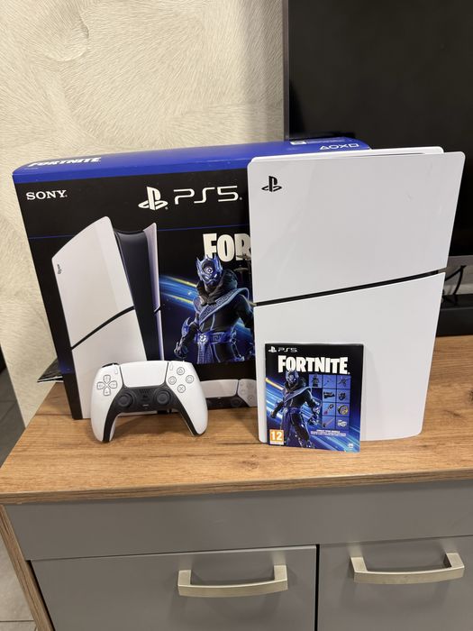 PlayStation 5 Slim Digital Edition + Fortnite