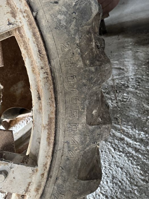 Rodas estreitas em bom estado