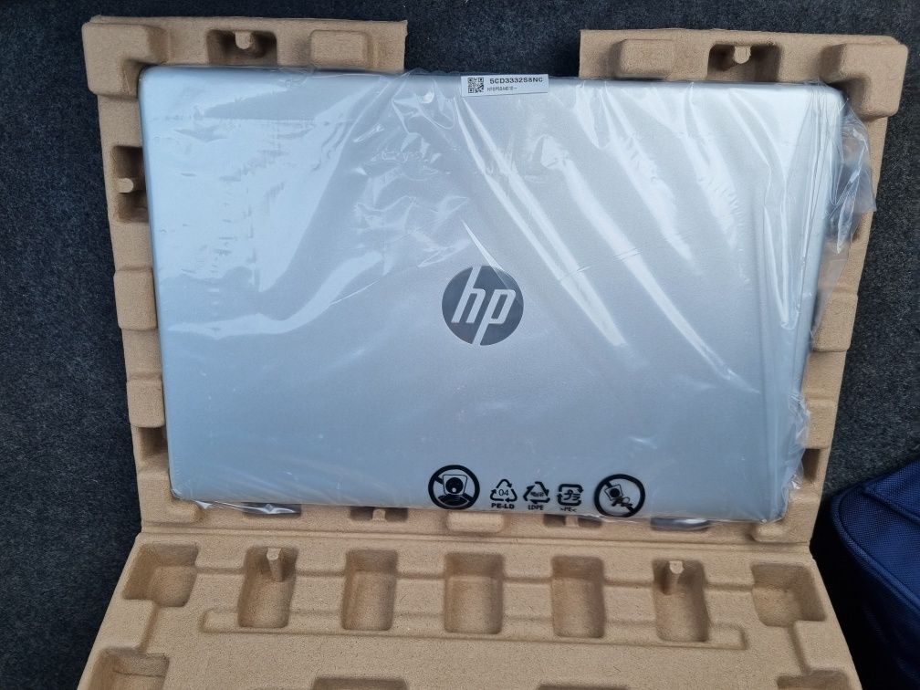 Продам ноутбук HP 15-dy2795wm i5-1135G7 8GB 256GB SSD Win11Home