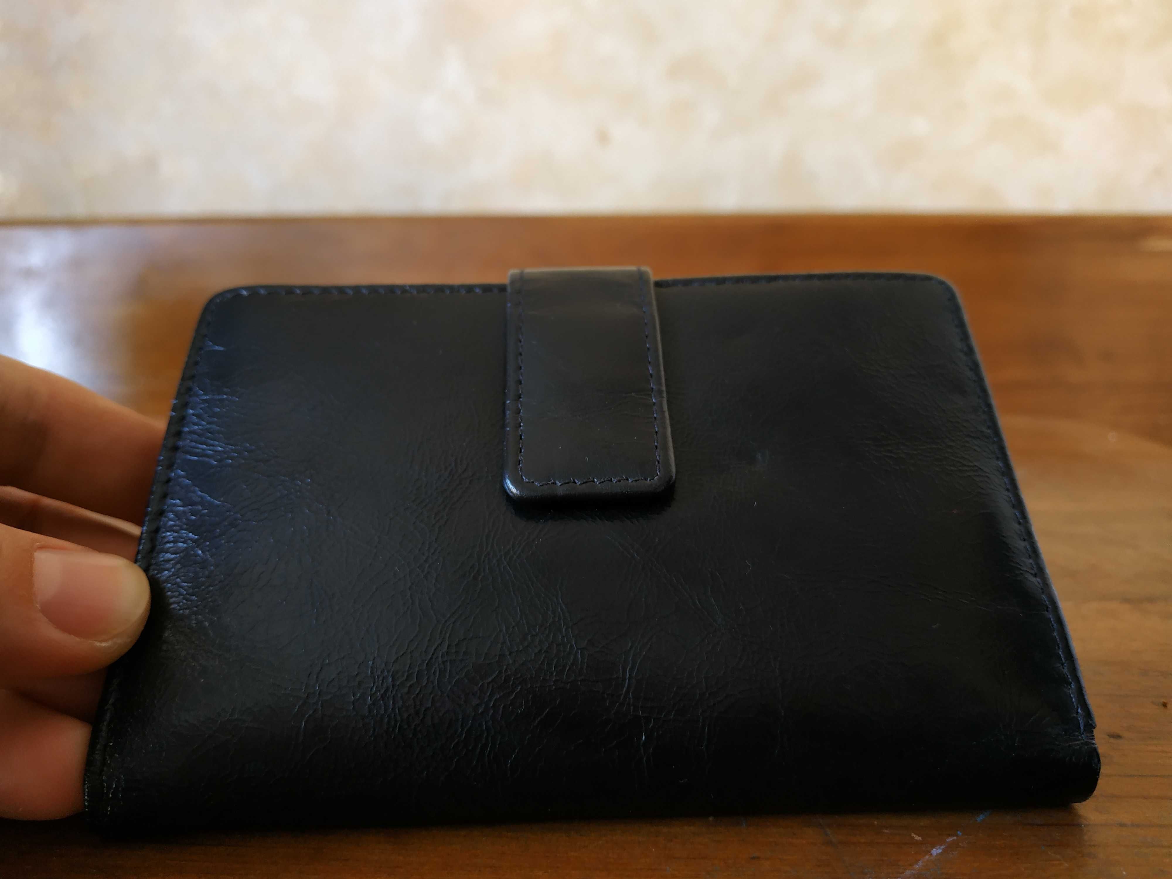Черный кожаный женский кошелёк fiorelli