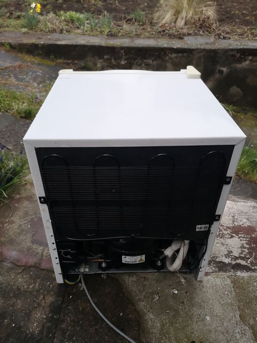 Mała zamrażarka 2 półkowa firmy ok.energooszczędna A+.