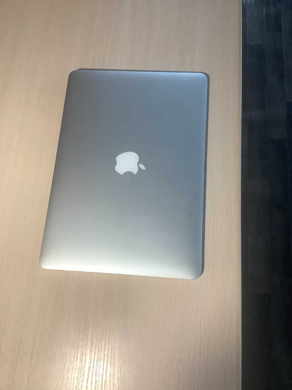 MacBook Air (2017) Куплен в 2020