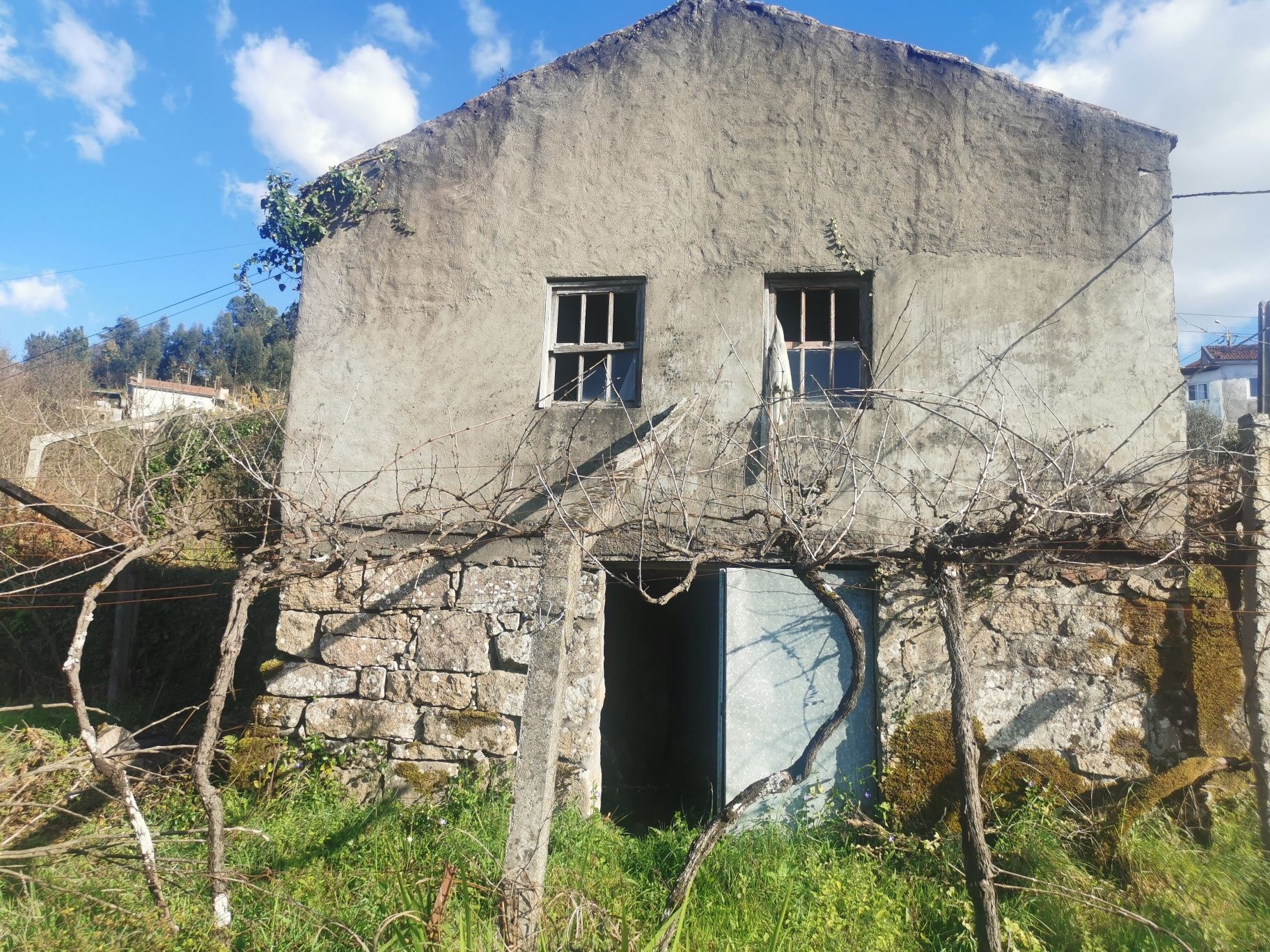 Casinha com vistas para o rio Tâmega