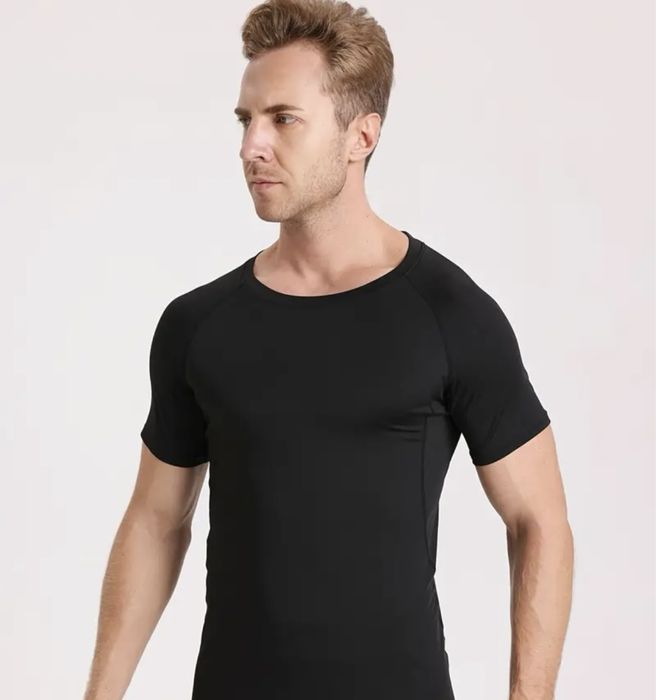 Мужские футболки. ЦЕНА ЗА 2 шт! ЧЁРНАЯ И БЕЛАЯ! Приталенный крой!