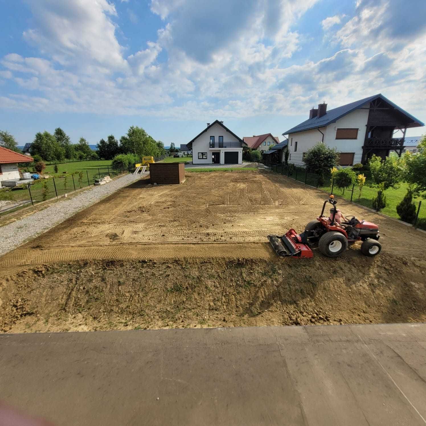 Zakładanie trawników Niwelacja terenu Usługi glebogryzarką separacyjną