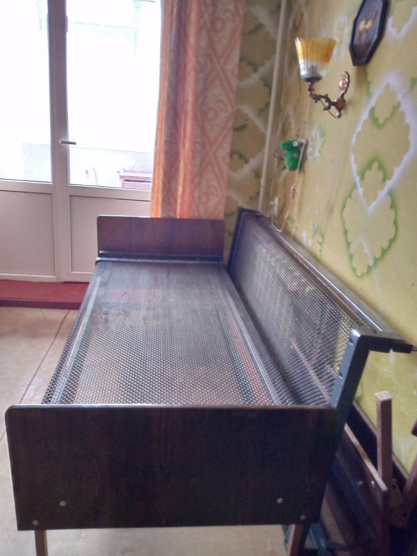 Меблі для дому і кухні