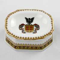 Saleiro em porcelana Porart decoração Escudo de Armas Melo