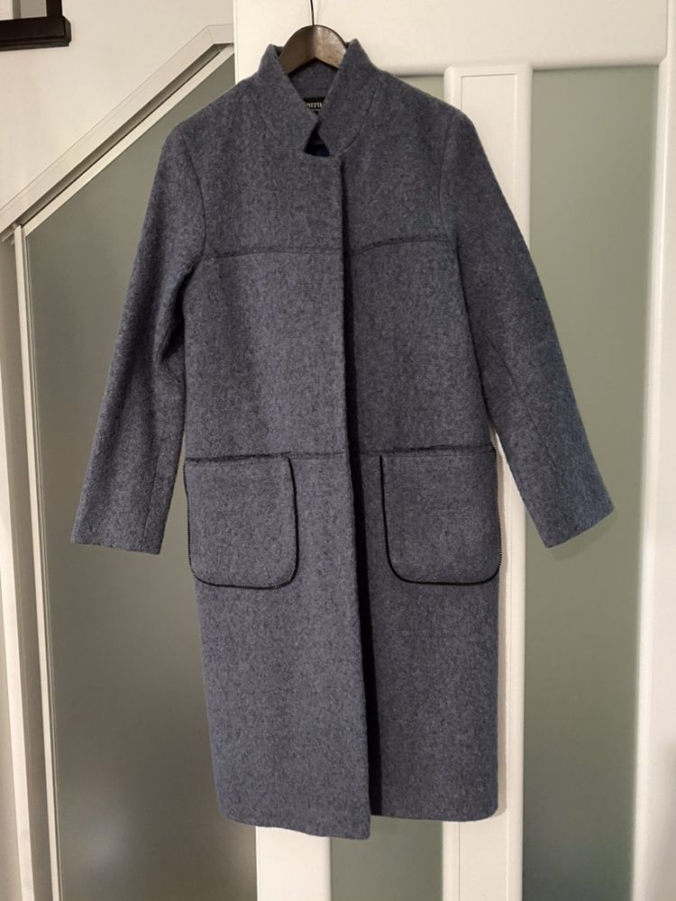 Пальто шерстяное 100%, несколько раз одето, размер 42—44