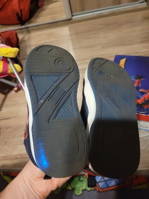 Świecące buty przejściowe Spider-Man CoolClub