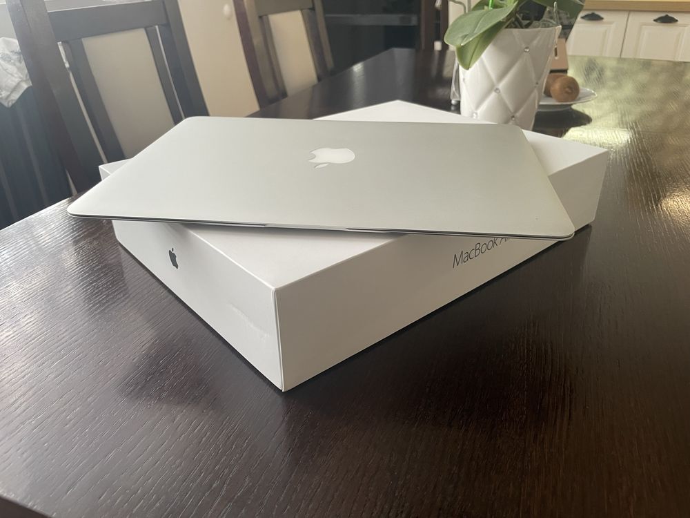 MacBook Air 13 model A1466 idealny Okazja