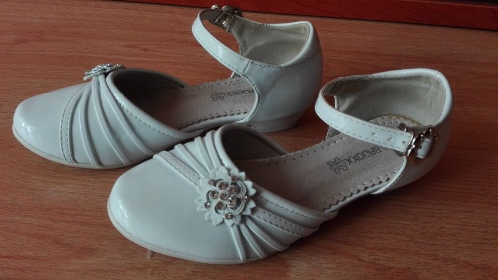 Baleriny baletki buty buciki komunijne półbuty 29