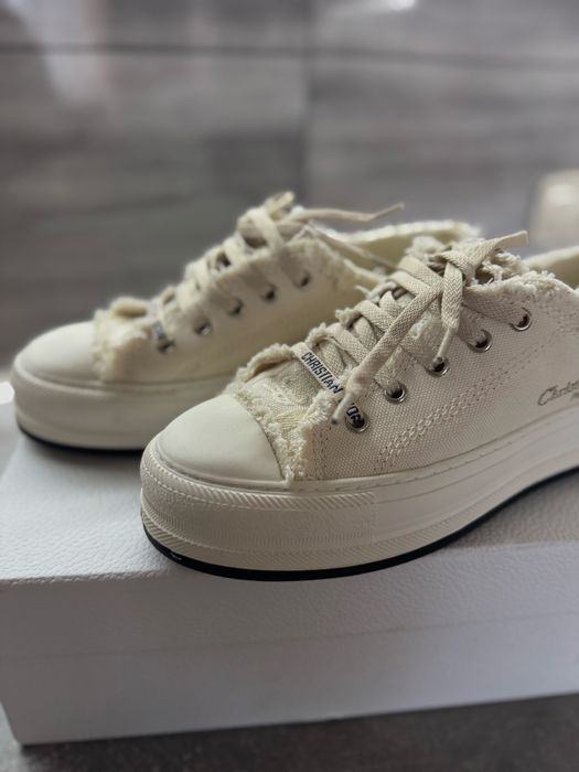 Кроссовки / кеды Dior