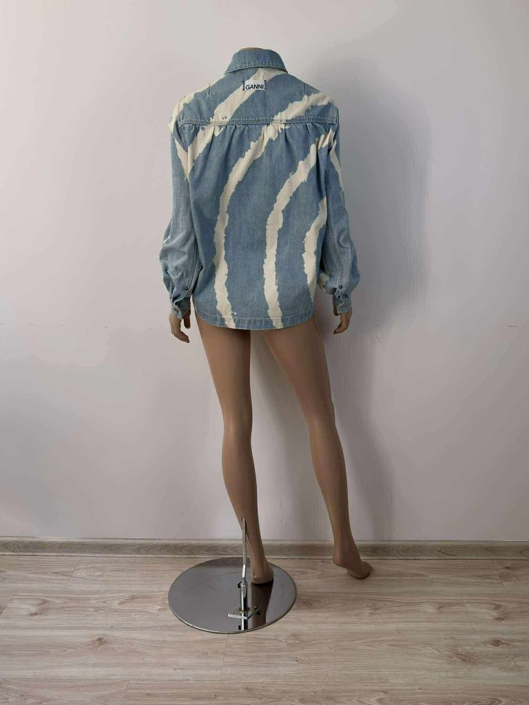 Ganni kurtka jeansowa oversize damska S/M
Rozmiar S/M
Kolor:jasno nieb