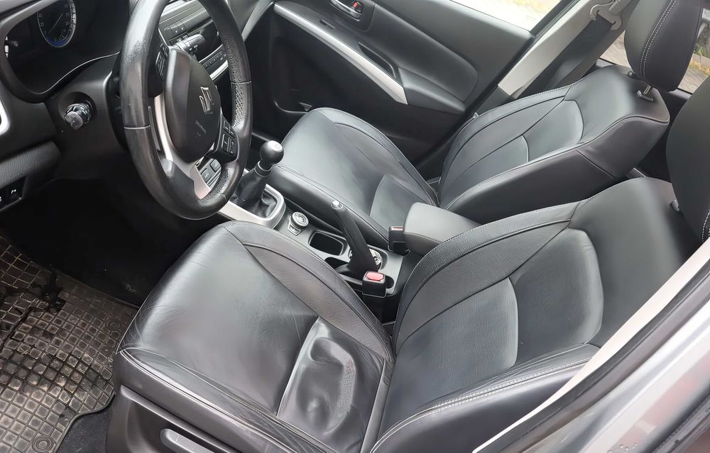 Suzuki SX4      2013