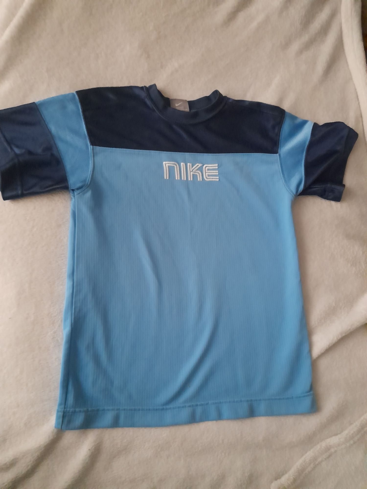 Niebieska koszulka Nike r.10-12 lat