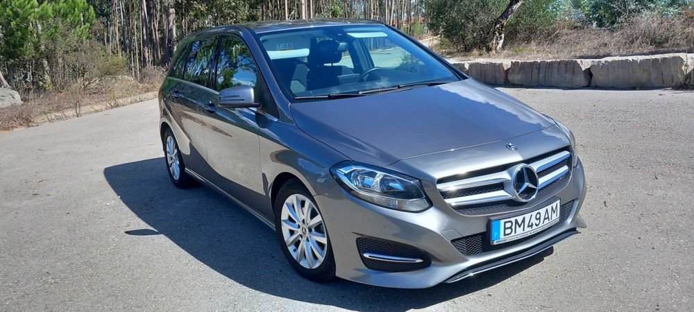 Mercedes B180 d style ipecável  em estado novo.