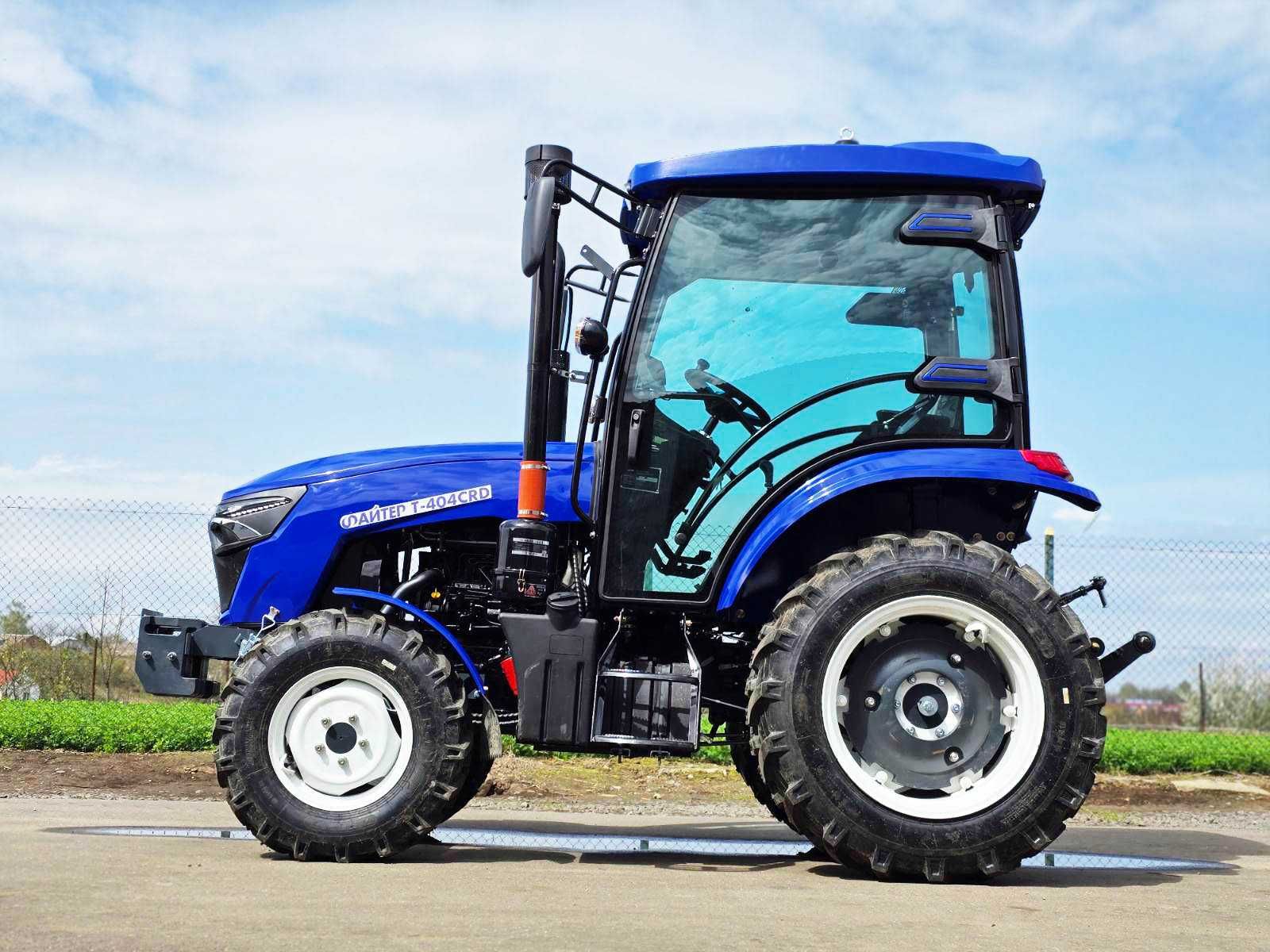 Повнопривідний трактор Файтер Т-404CRD із заводською кабіною, реверс