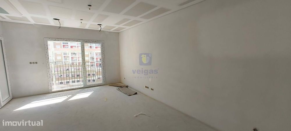 T2 Novo no 9º e último andar com arrecadação em Santa Marta do  Pinhal