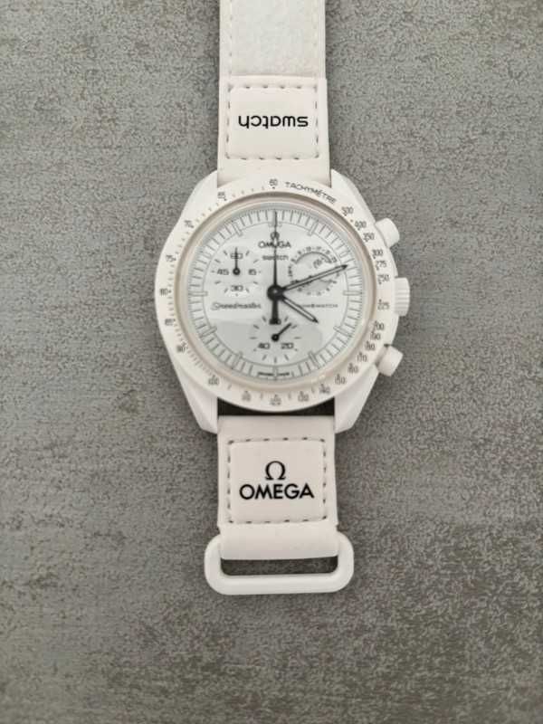 Omega x Swatch Snoopy Biały Księżyc: Bioceramic Solarny Faza