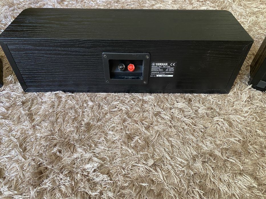 Colunas Yamaha NS-C55 e NS-E55