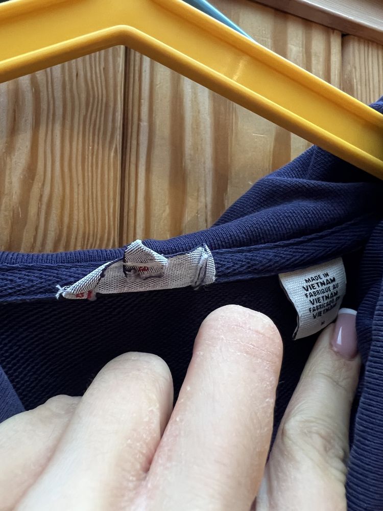 Granatowa bluza levis