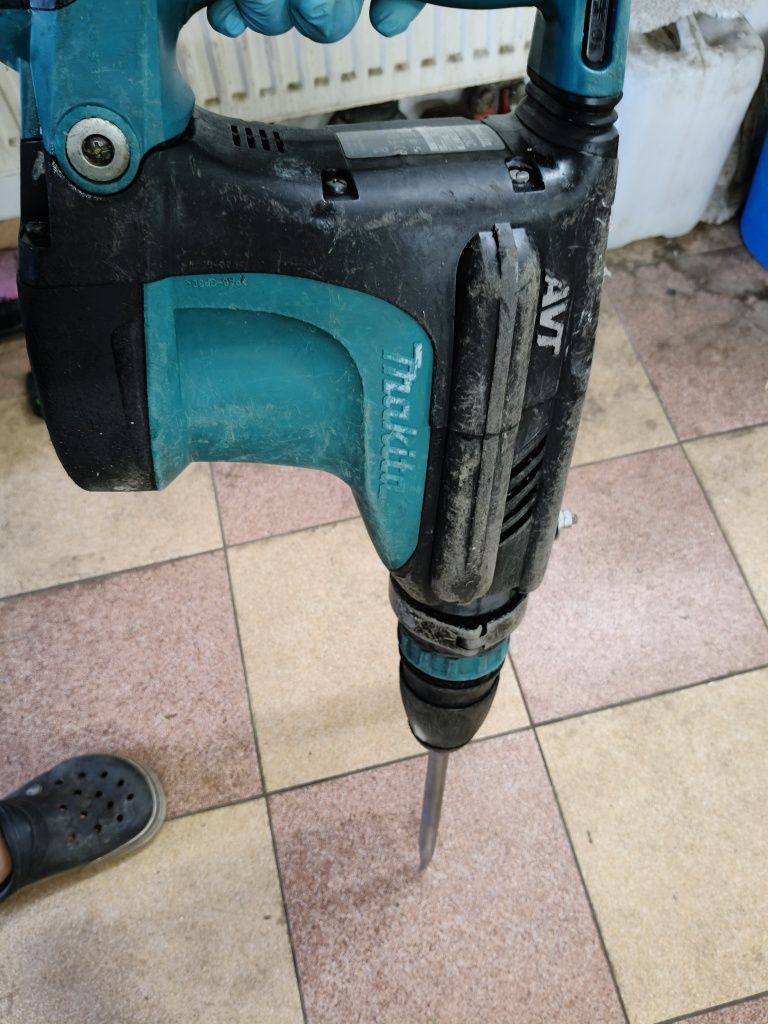 Makita hm1213C młot udarowy wyburzeniowy japoński oryginał