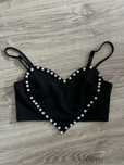 Crop top w swrduszka z koralikami rozmiar s