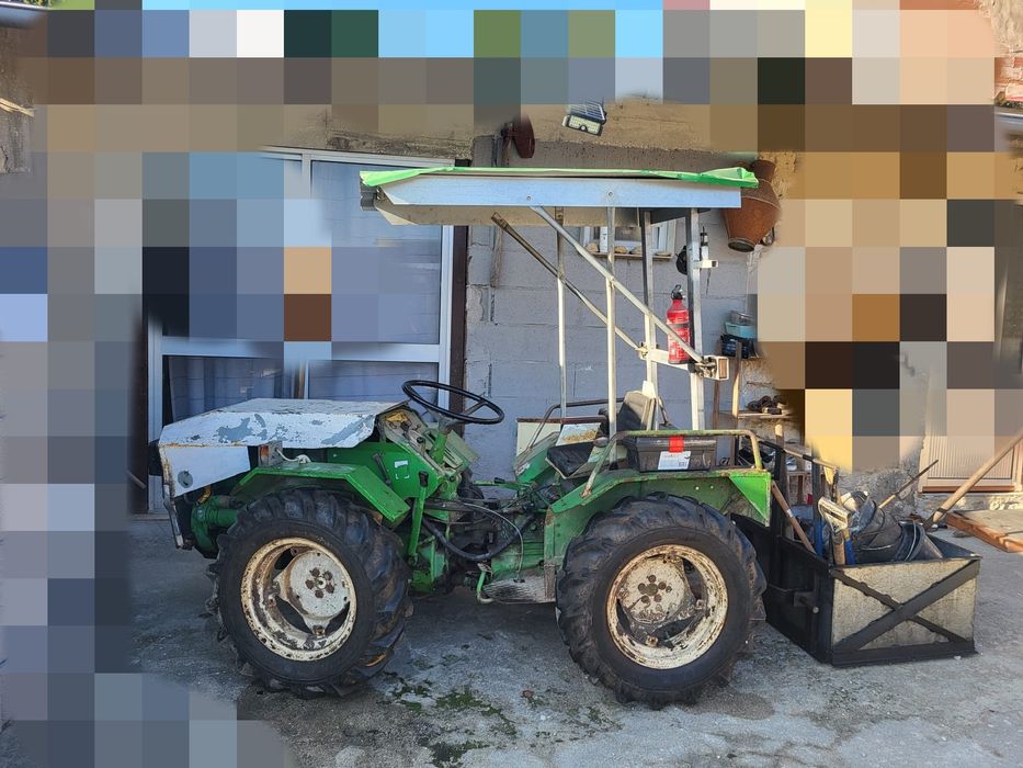 Vendo trator 30 CV 4x4 sem documentos
