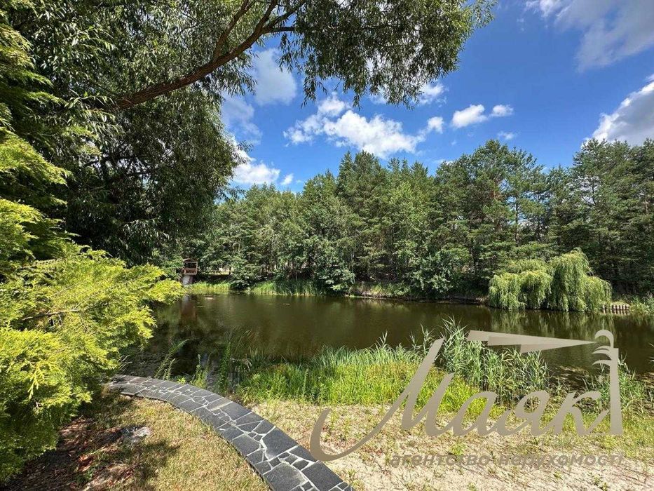 Оренда резиденції з двох будинків на 60 сотках землі в Хуторі Мригі