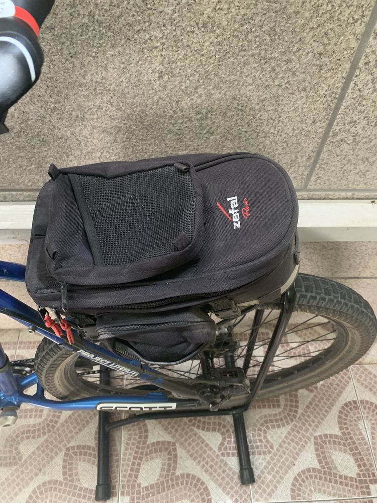 Vendo saco e bagageira