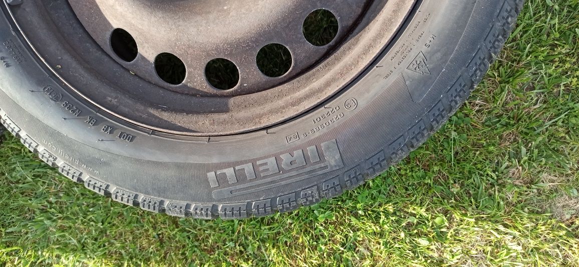 Felgi stalowe z oponami r16 Astra Focus