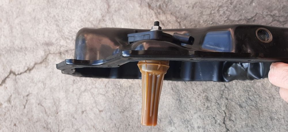 04С 907 660А датчик уровня масла