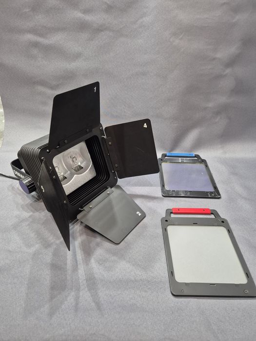 Halogen oświetleniowy Osram studio 2000