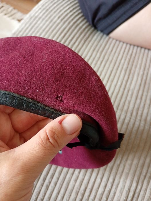 Brytyjski beret desant rozmiar 59 cm
Beret jest w stanie dobrym widocz