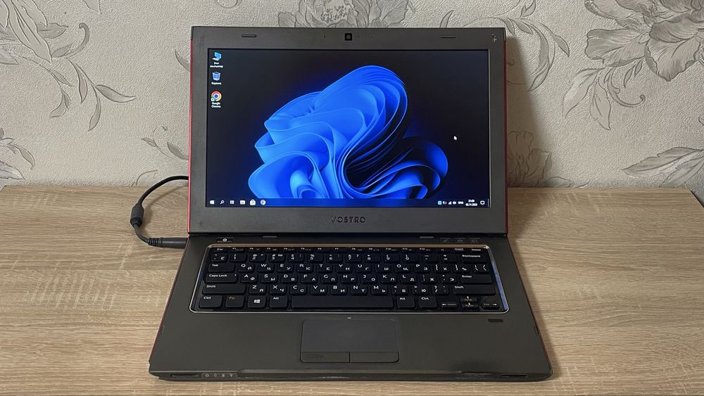 Ноутбук Dell Vostro 3360 / 13.3" / Intel Core i5 / SSD / Компактний