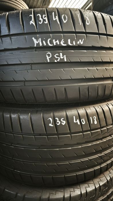 Pneus  235/40/18
