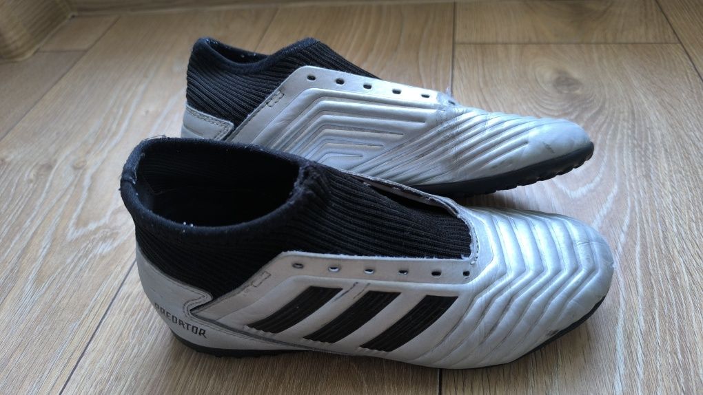 Buty halówki Adidas Predator, rozm. 35.5